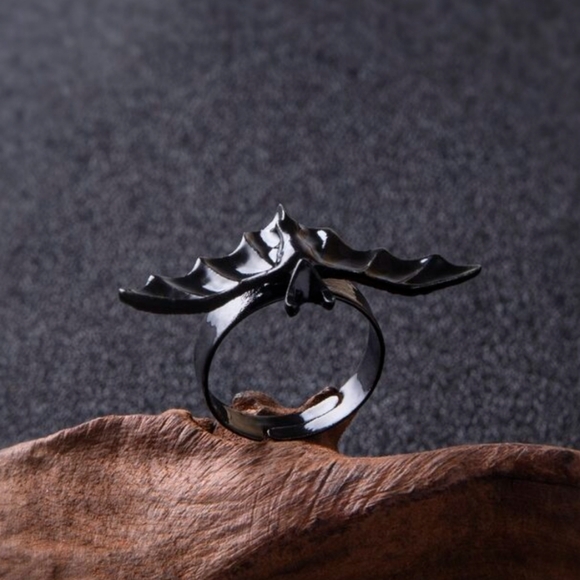 Gothic Bat Ring - Picture 7 of 12